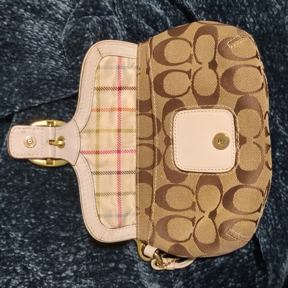 Coach Wristlet - Picture 6 of 6